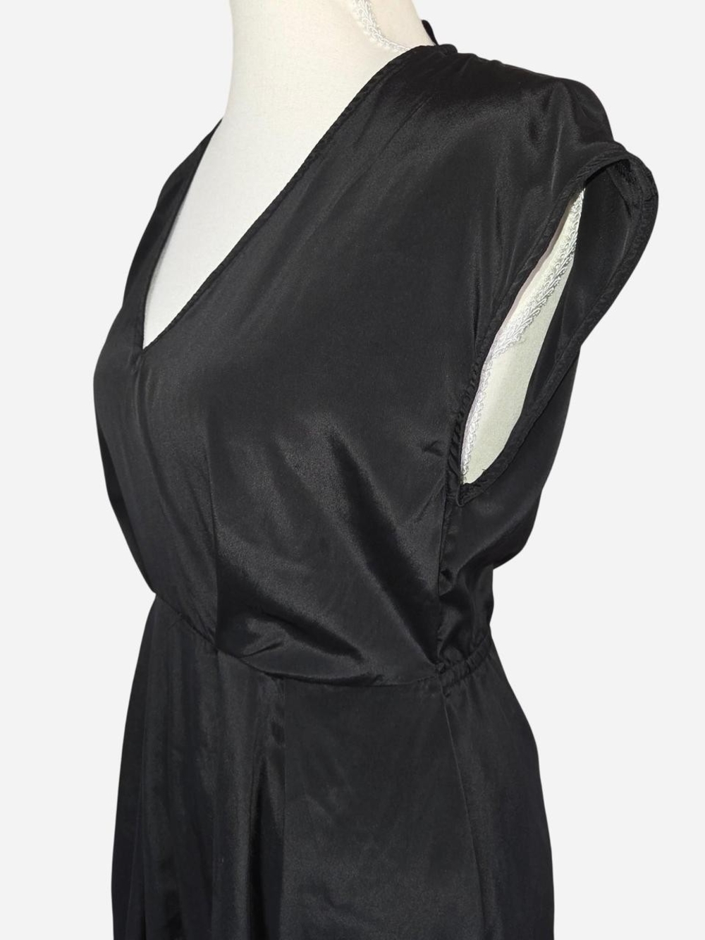 VTG H&M smooth satin party dress with V-neck elastic waist Size 6